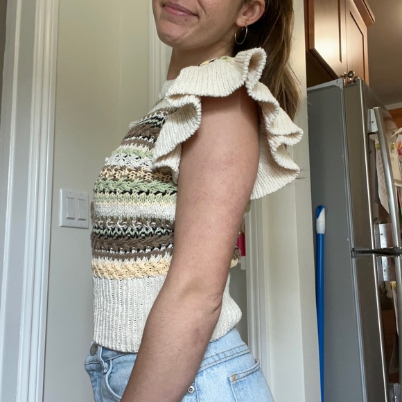 SOLD- The cutest Zara cropped sweater tank with fun sleeves 🤍 - Picture 1 of 3